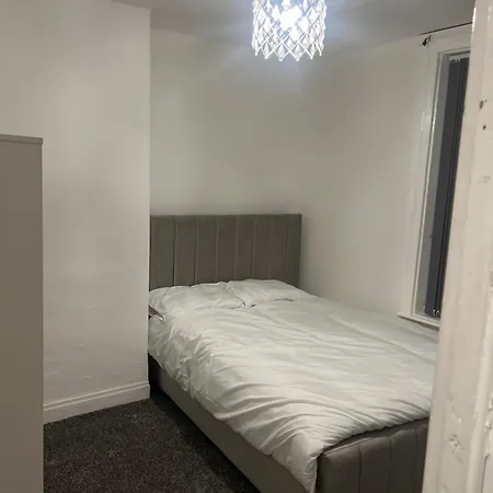 Luxury 3 Bed House Bradford (West Yorkshire)