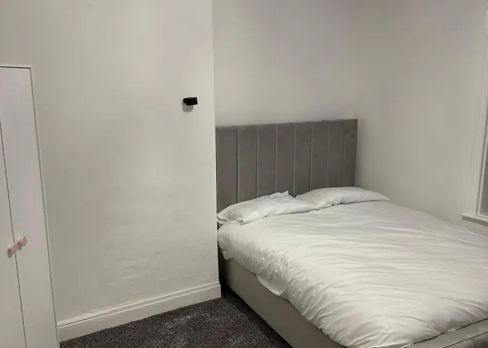 度假居 Luxury 3 Bed House 布雷得佛