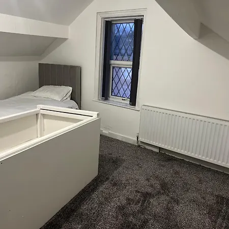 Дом отдыха Luxury 3 Bed House