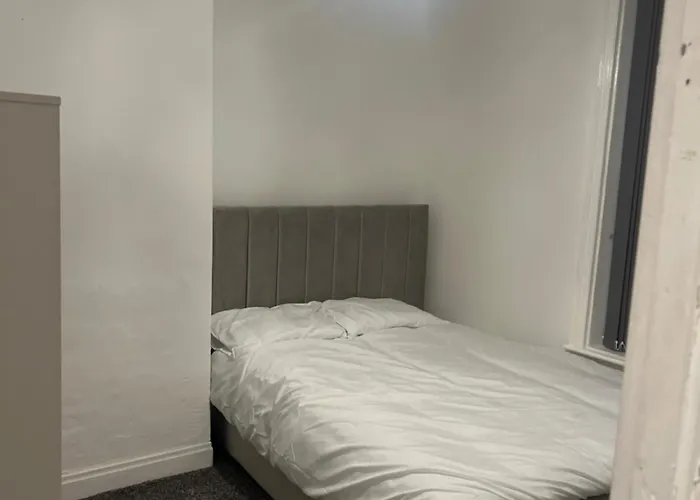 Luxury 3 Bed House Bradford (West Yorkshire)